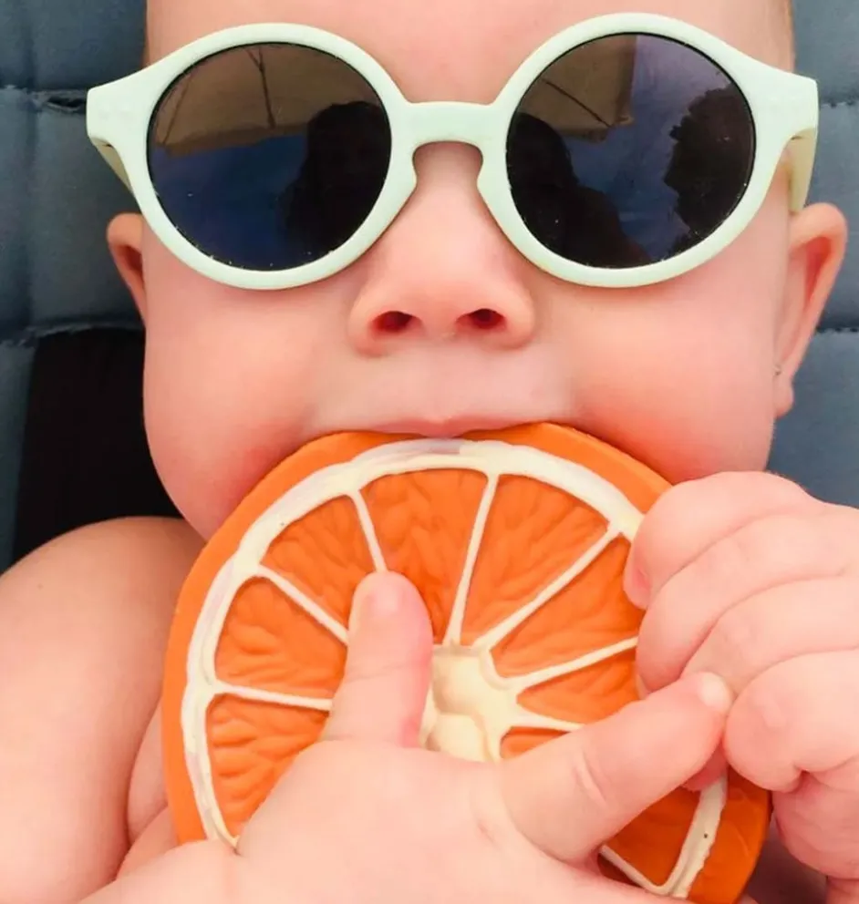 Clementino the orange / sinaasappel van Oli & Carol babybadspeeltje