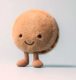 Jellycat Amuseables Mona Macaron (chocolade)