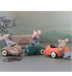 Maileg auto voor de muisjes / kleur coral