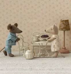 Maileg cafu00e9 set voor de muisjes / off white