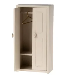 Maileg houten kast voor de muisjes (inclusief 3 kledinghangers)