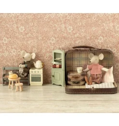 Maileg kledingset grootvader muis met koffertje