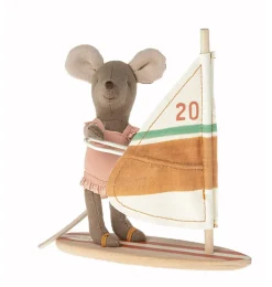 Maileg surfer little sister muis