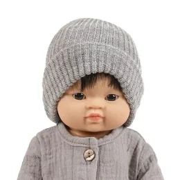 Minikane Gordi poppen en Bambinis grijze gebreide muts Marius