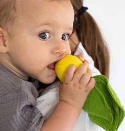 Oli & carol John Lemon, knuffeldoekje en bijtspeeltje