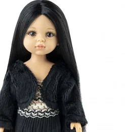 Paola Reina Amigas pop Carola met kleding en schoenen