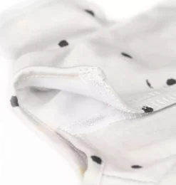 Skru00e5llan grijze jurk met stippen voor poppen van 36 tot 40 cm